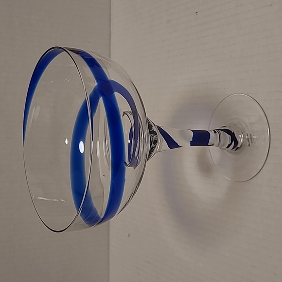 Set of 4 Mouth-blown Margarita Cocktail Glasses - Picture 4 of 16